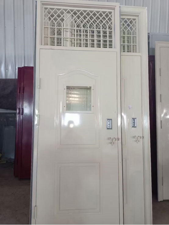 青海学校教室门