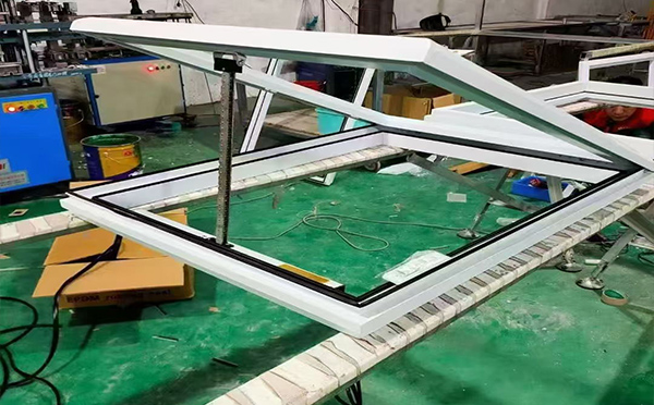 某地下车库出入口青海排烟窗配置工程