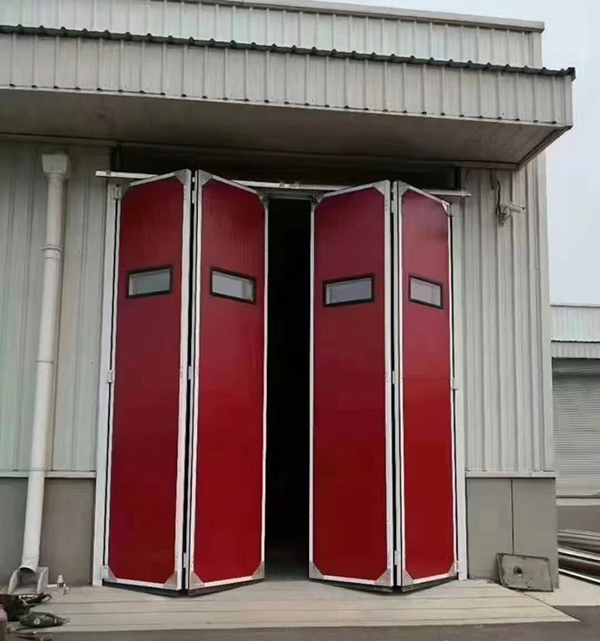 青海工业折叠门在大型装配车间出入口的应用实例